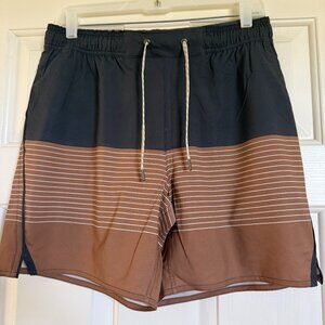 Vuori Men's Trail Short Camel Stripe M